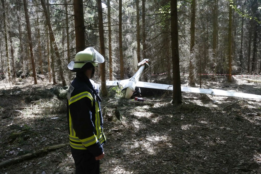 Absturz Segelflieger Bad Breisig Moenchsheide P00.jpg